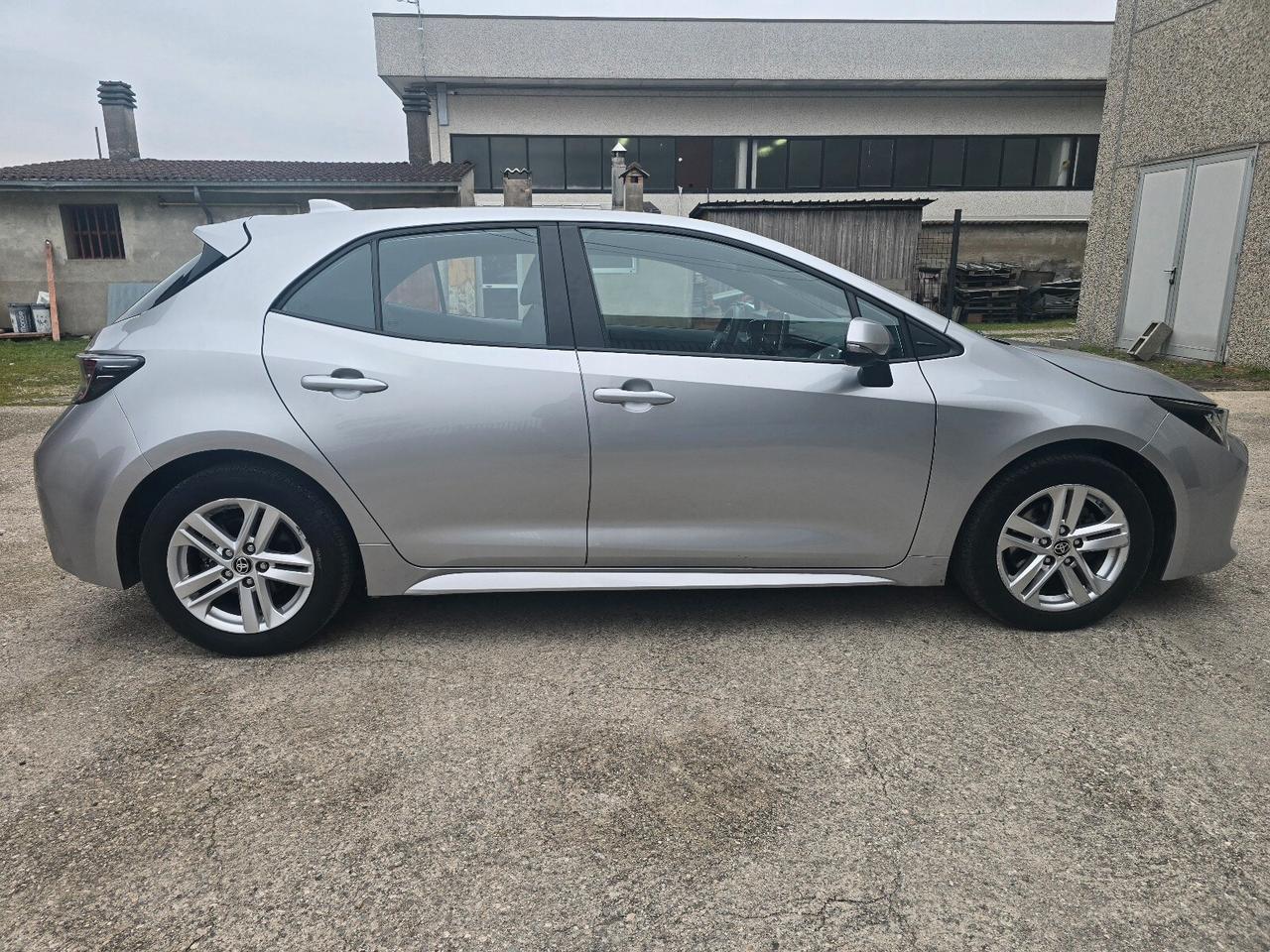 Toyota Corolla 1.8 Hybrid Style