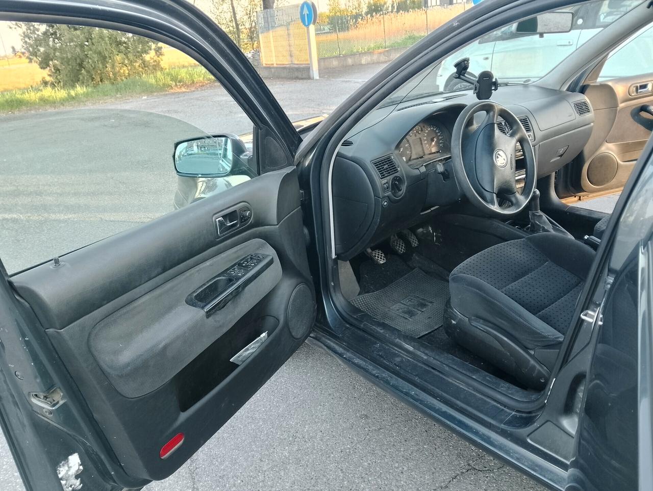 Volkswagen Golf station wagon 1.6 cc impianto GPL brc valido fino 2034 30.000 km