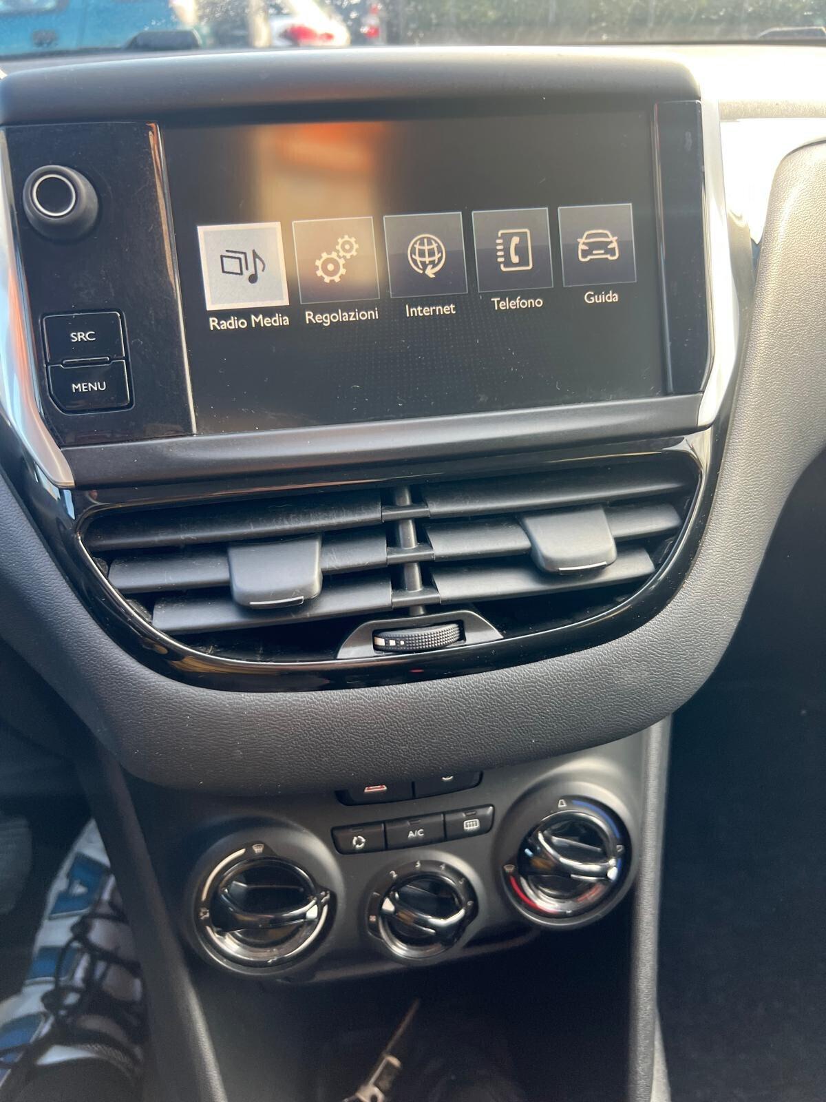 Peugeot 208 PureTech 82 5 porte Allure gpl garantita 12 mesi