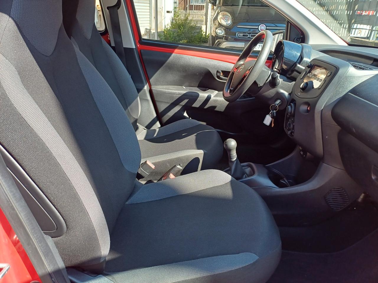 Toyota Aygo Connect 1.0 72 CV 5 porte x-connect