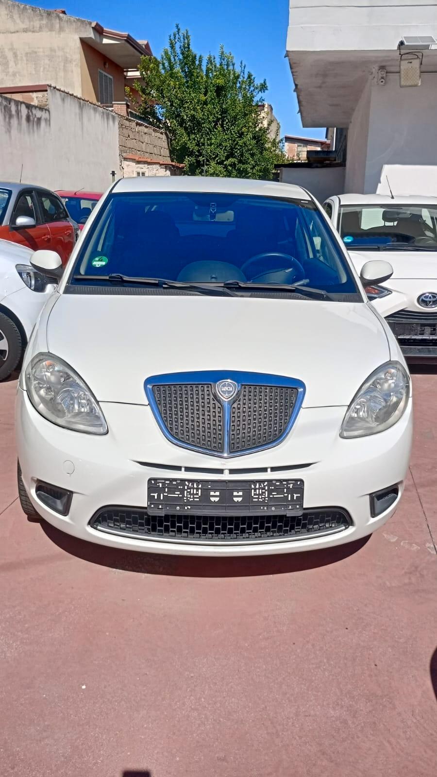 Lancia Ypsilon 1.2 Oro