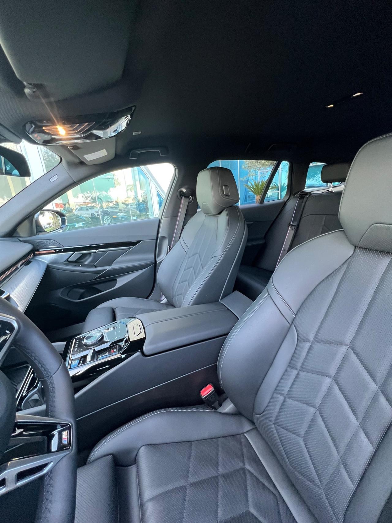 Bmw 530e xDrive Touring Msport possibilità noleggio no scoring