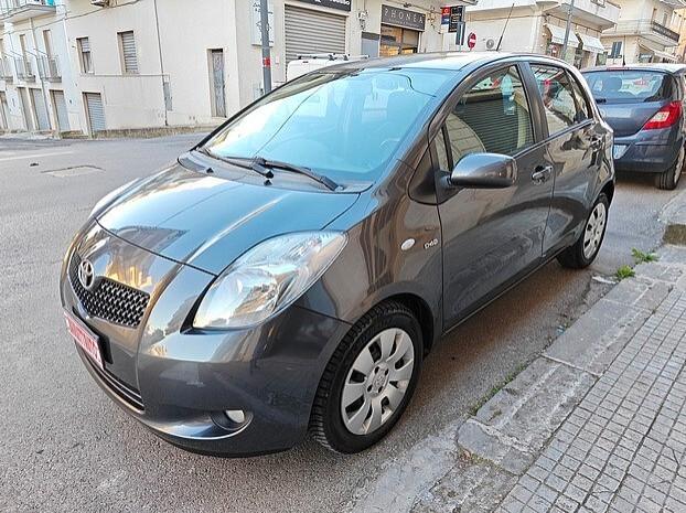 TOYOTA Yaris 1.4 D-4D 5 porte