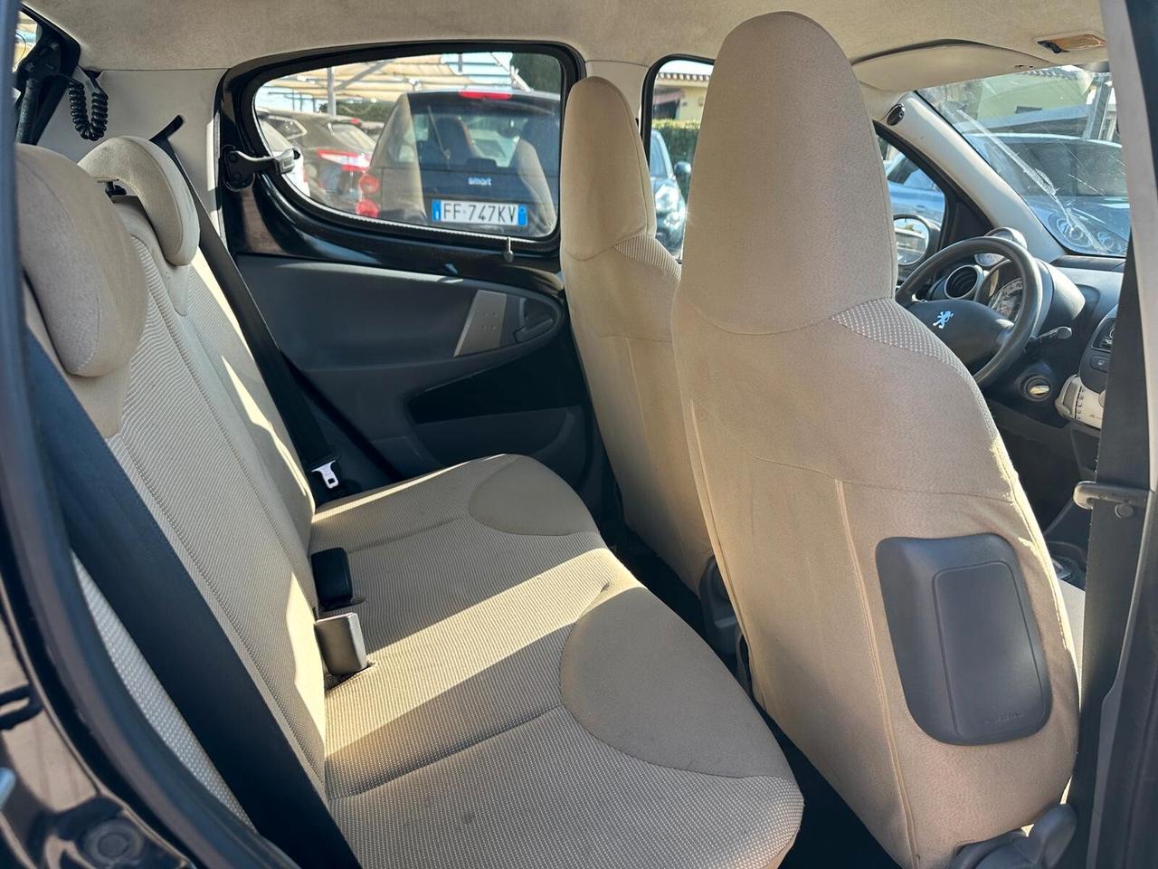 Peugeot 107 1.0 Benzina Automatica