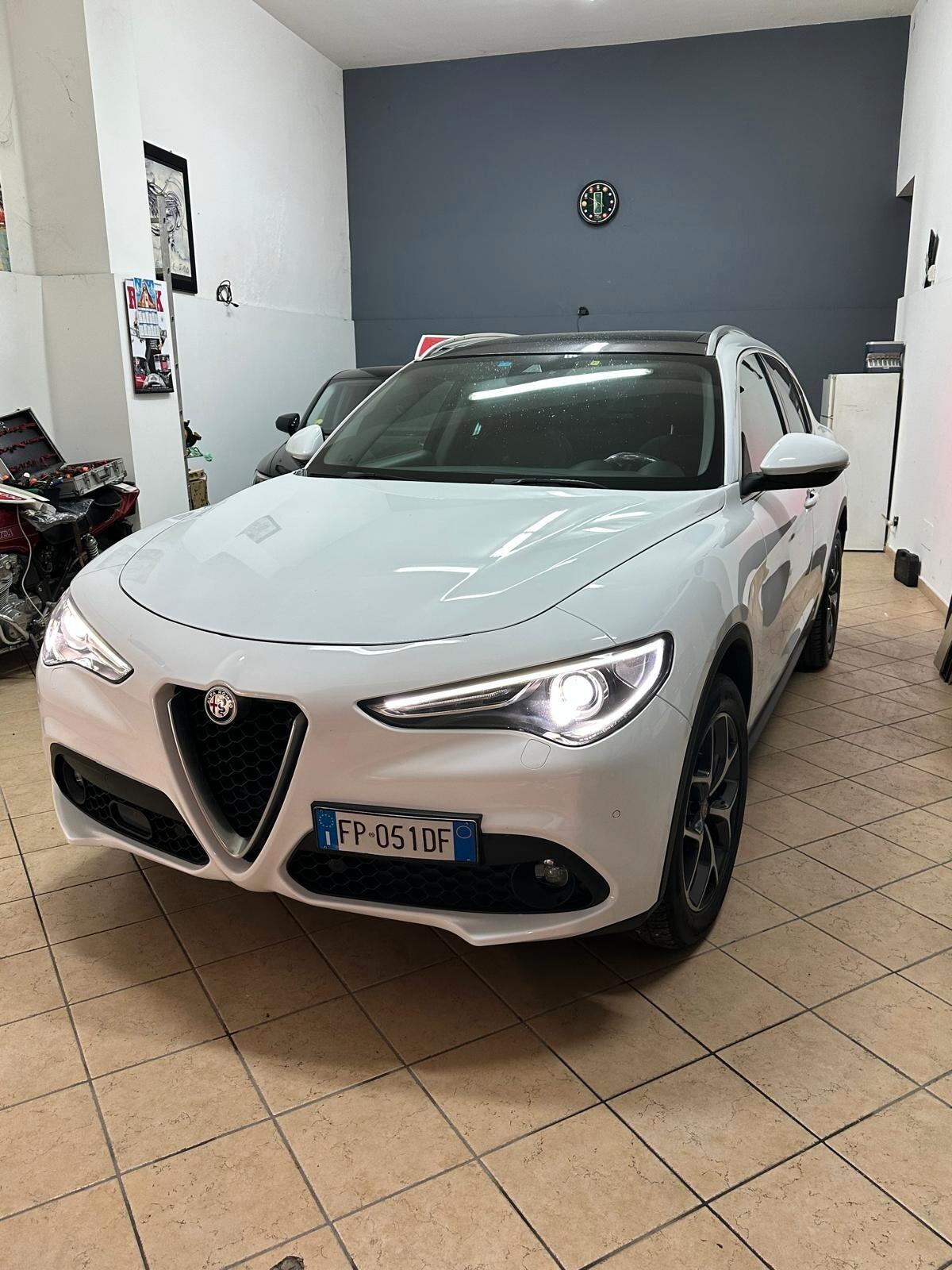 Alfa Romeo Stelvio 2.2 Turbodiesel 180 CV AT8 Q4 Executive