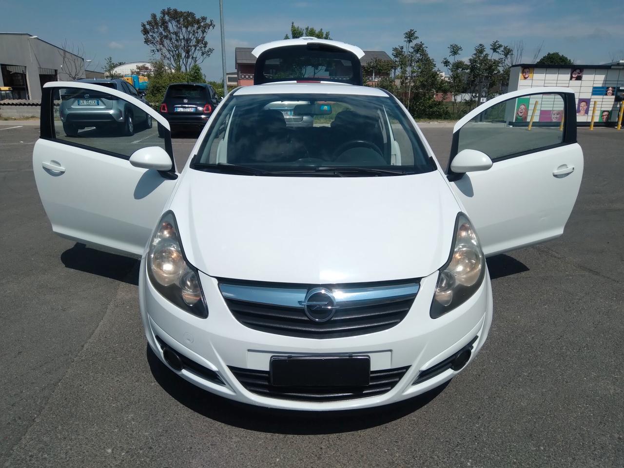 Opel Corsa 1.2 80CV 3 porte GPL-TECH Club x neopatentati