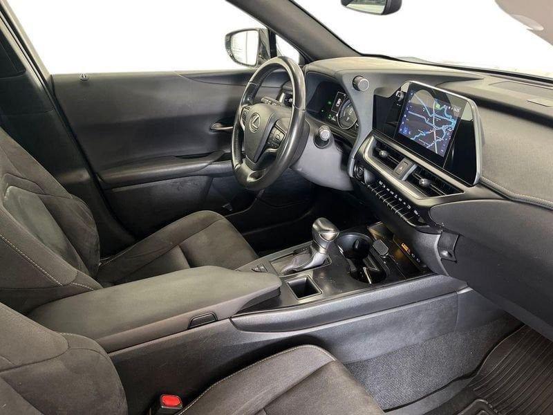 Lexus UX 250h Luxury 2wd cvt