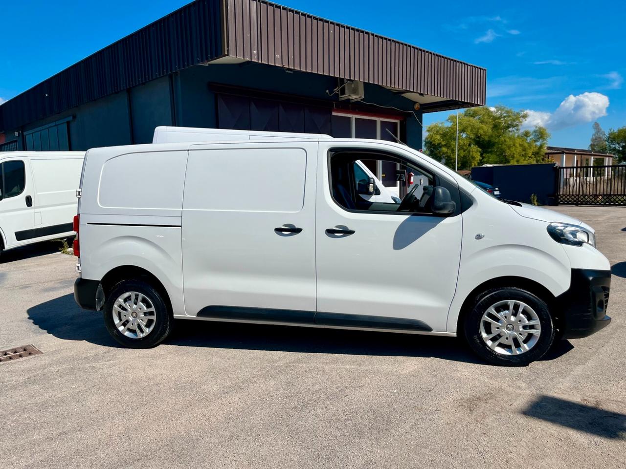 Peugeot Expert PREMIUM - 2.0 BlueHDi 120 S&S Standard