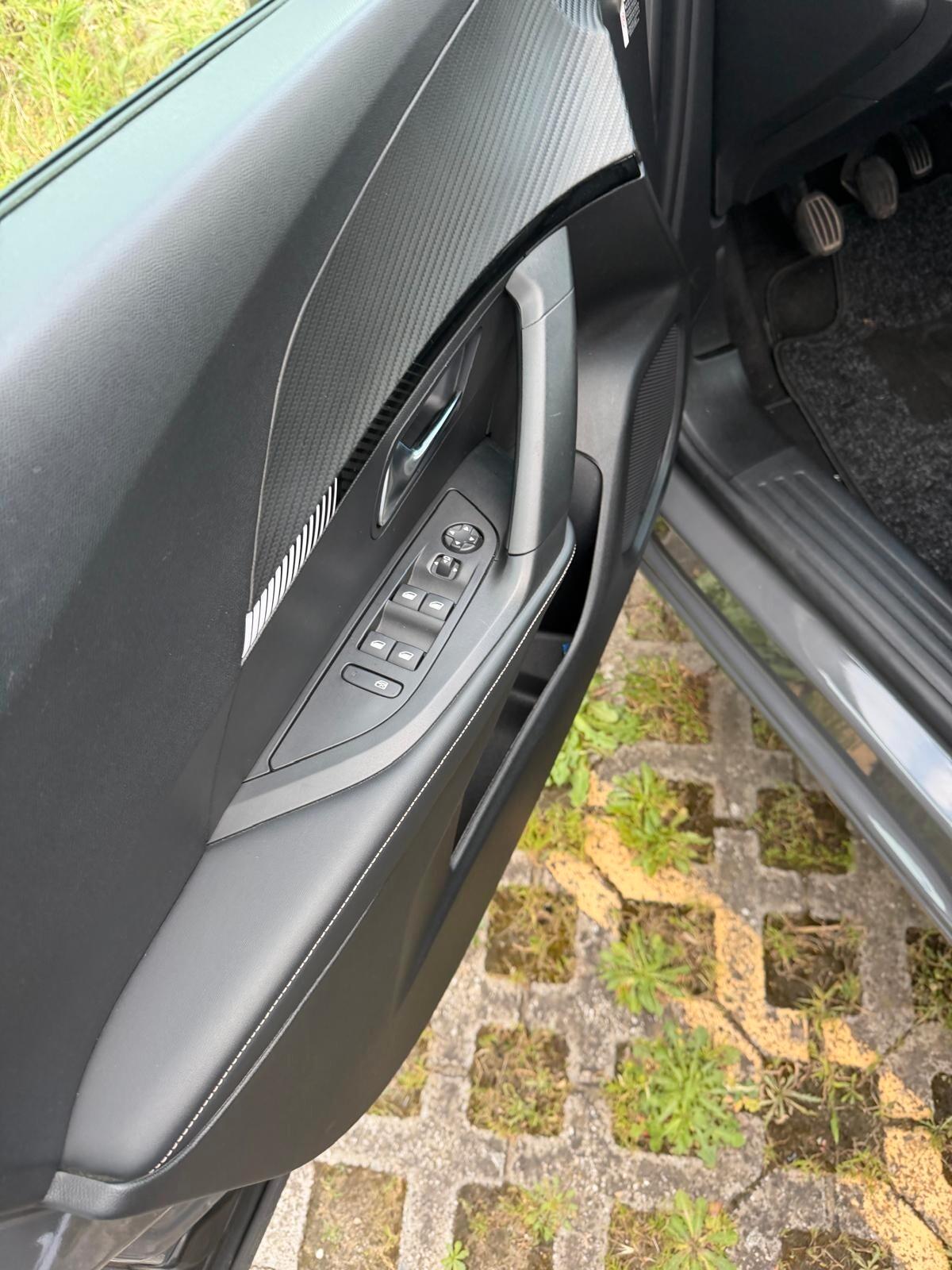 Peugeot 2008 PureTech 100 S&S Allure