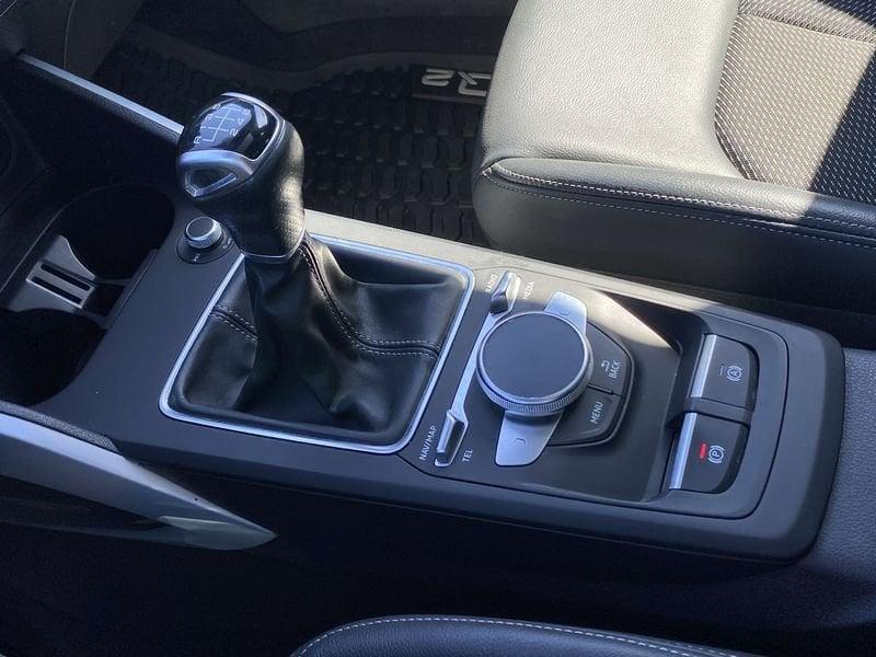 Audi Q2 S Line interno ed esterno 1.5 TFSI 150CV 35