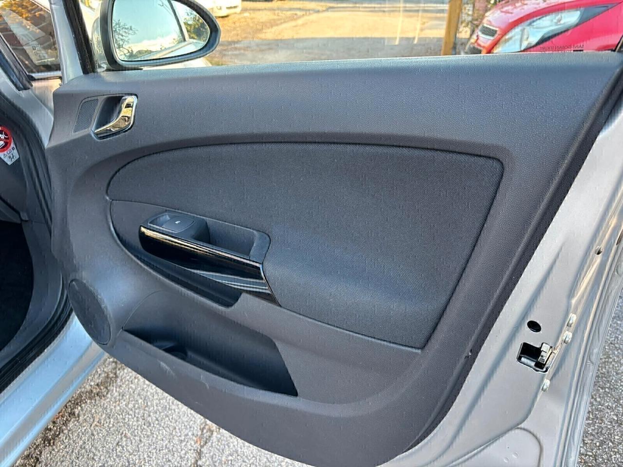 Opel Corsa 1.2 85CV 5 porte GPL- ok Neopatentati
