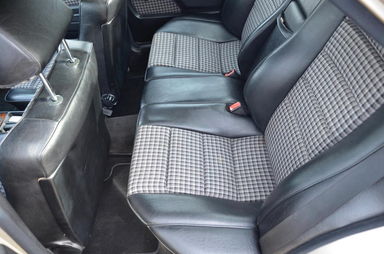 MERCEDES-BENZ 190 E 2.3-16 185cv, OTTIME CONDIZIONI, SERVICE CON FATTURE, MATCHING NUMBER, TETTO, A/C, PERMUTE