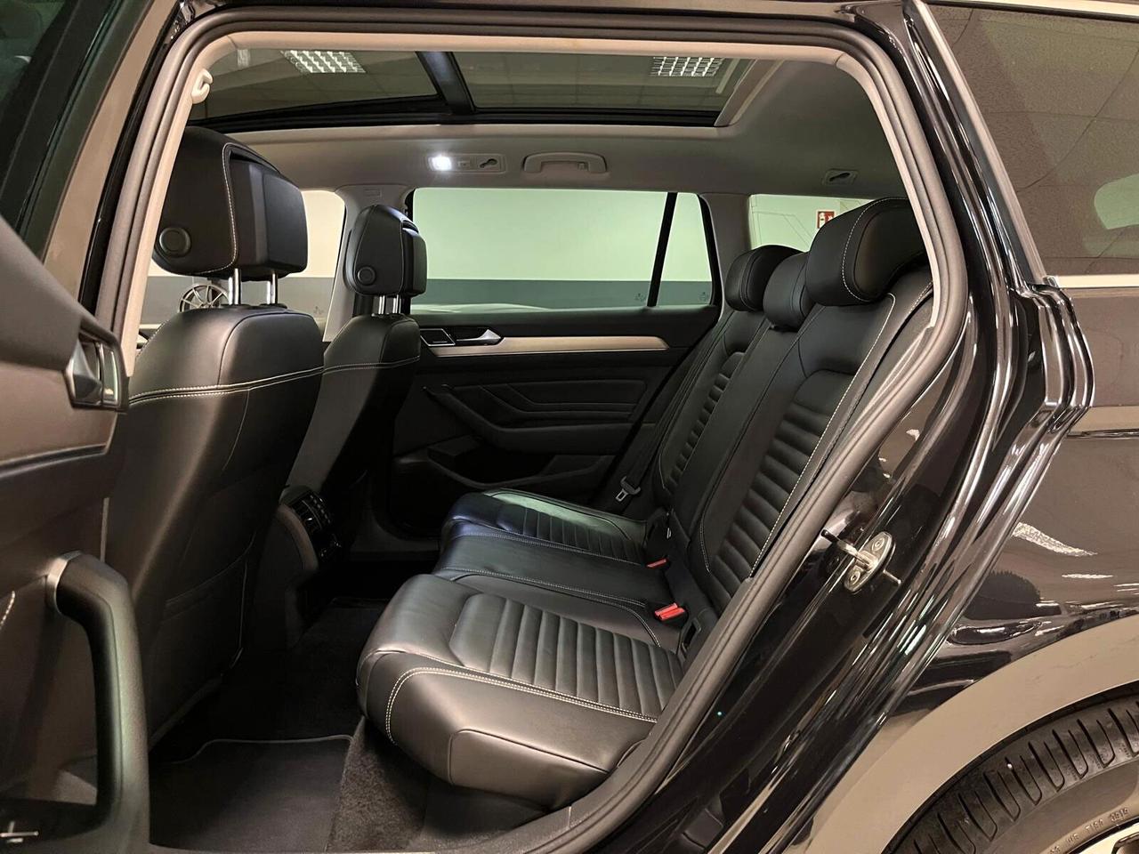 Volkswagen Passat Variant 2.0 TDI SCR 200 CV DSG R-LINE