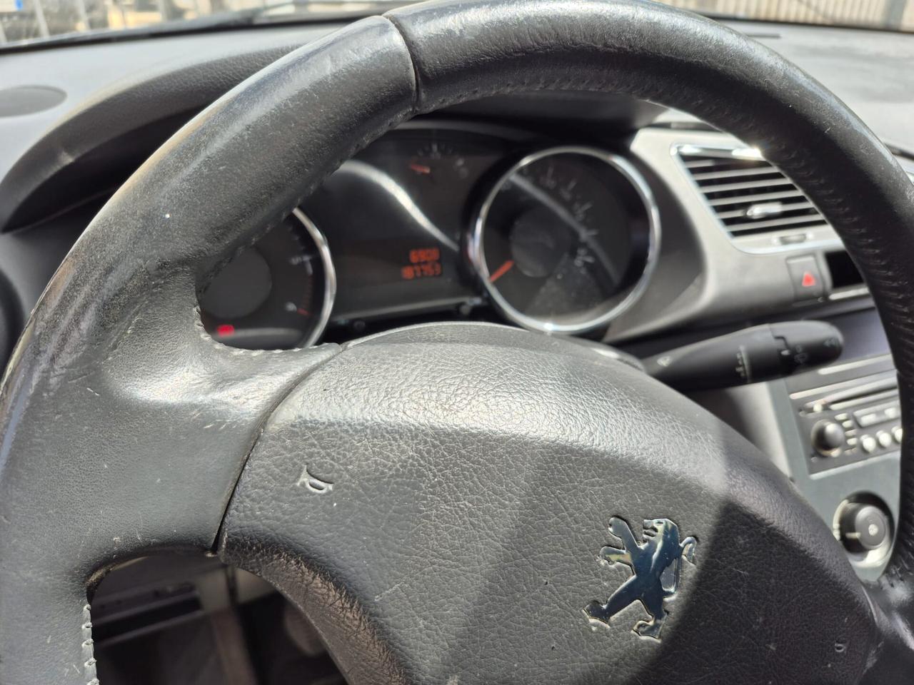 Peugeot 3008 1.6 HDi 110CV Premium