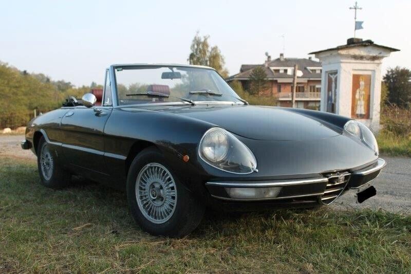 Alfa Romeo Spider 2000 veloce iscritta ASI immatricolata con targa nera RC, prima immatricolazione Milano