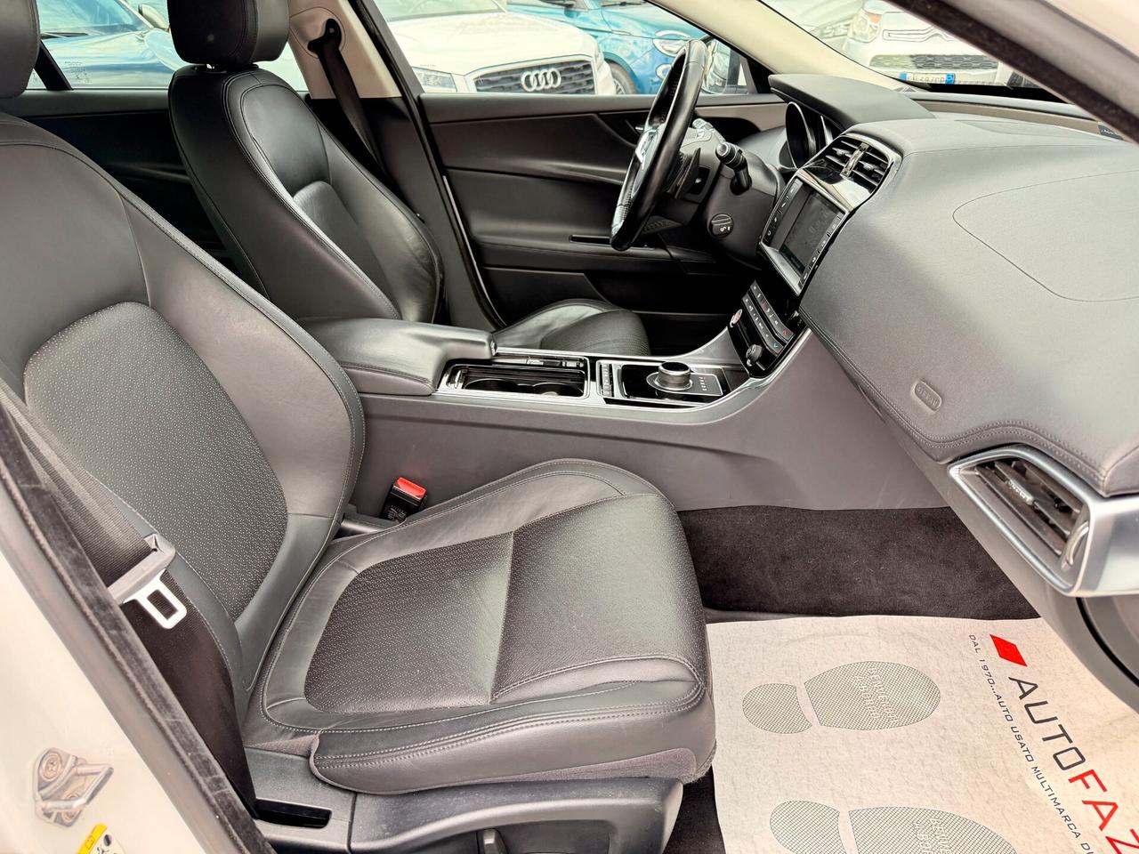 Jaguar XE 2.0 D 180 CV AWD aut. HSE