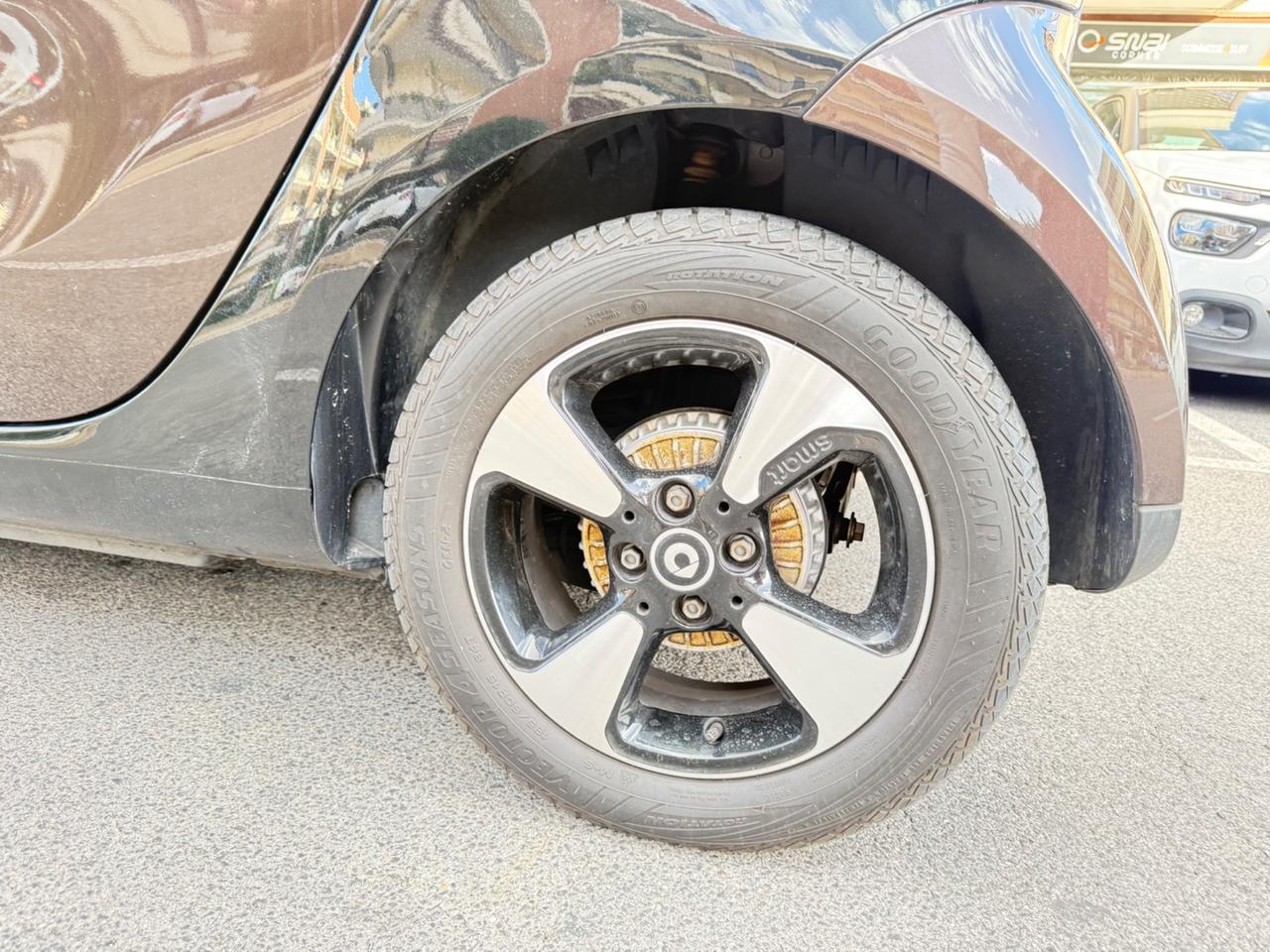 Smart ForTwo 70 1.0 twinamic cabrio Perfect LED PDC BLUETOOTH CERCHI 16 PELLE SOLO 25000 KM