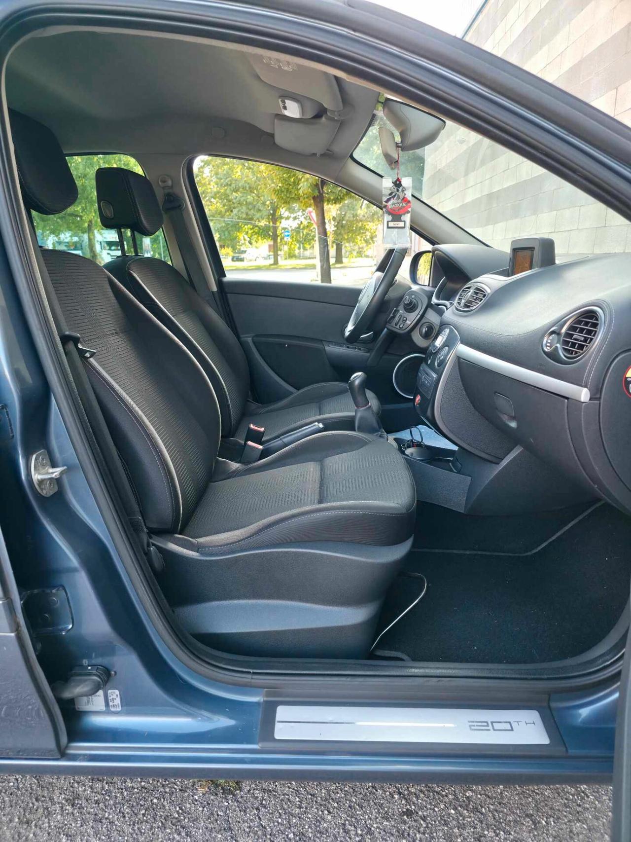 Renault Clio Live!1.2 benzina neopatentati euro5