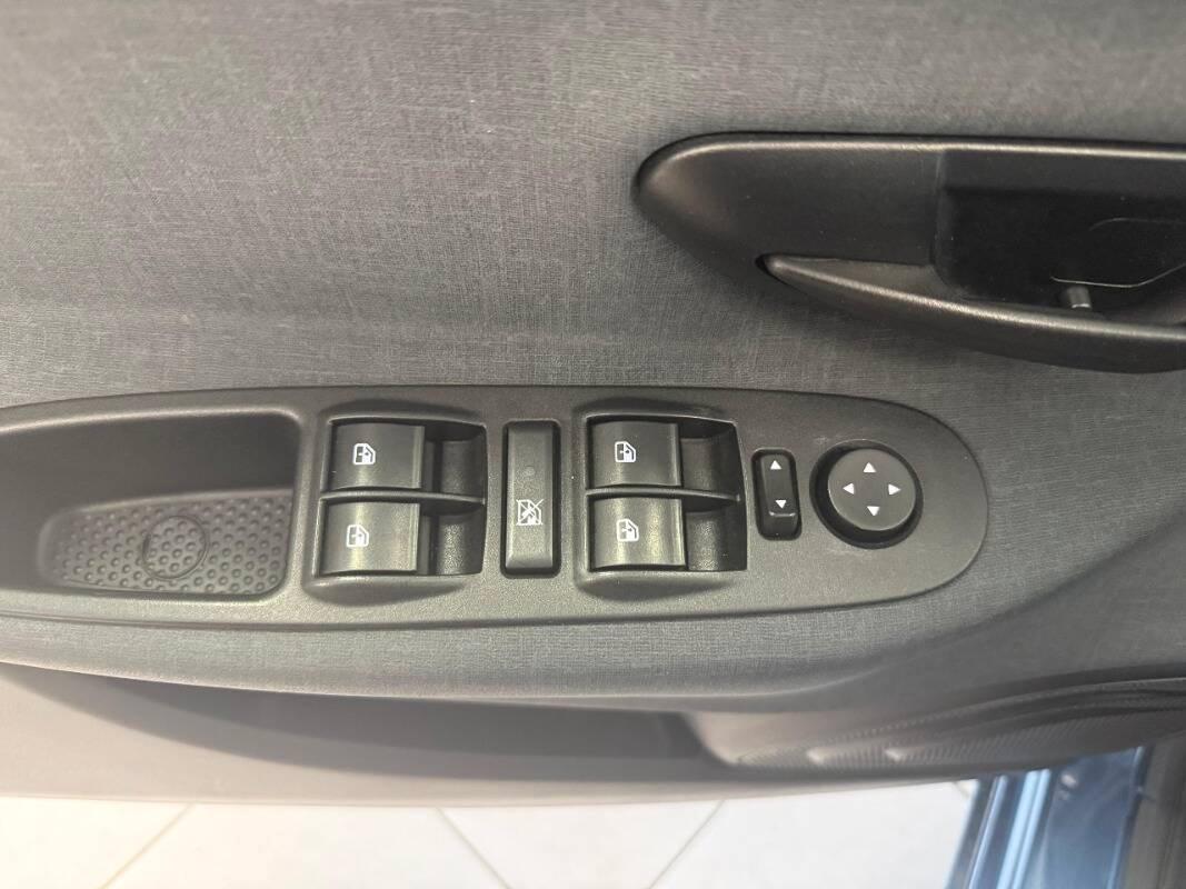 Lancia Ypsilon III 1.0 firefly hybrid UnYca s&s 70cv