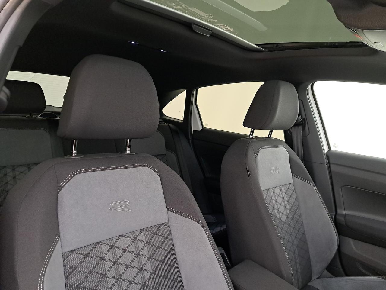 Volkswagen Taigo 1.0 tsi r-line 110cv