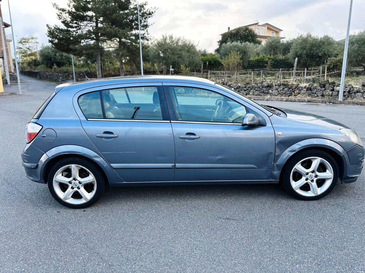 Opel Astra 1.7 CDTI 101CV 5 porte