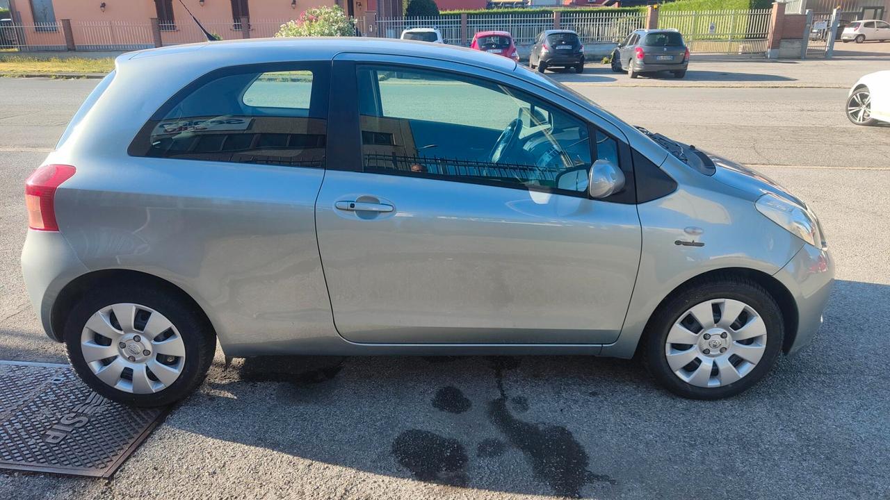 Toyota Yaris 1.3 3 porte
