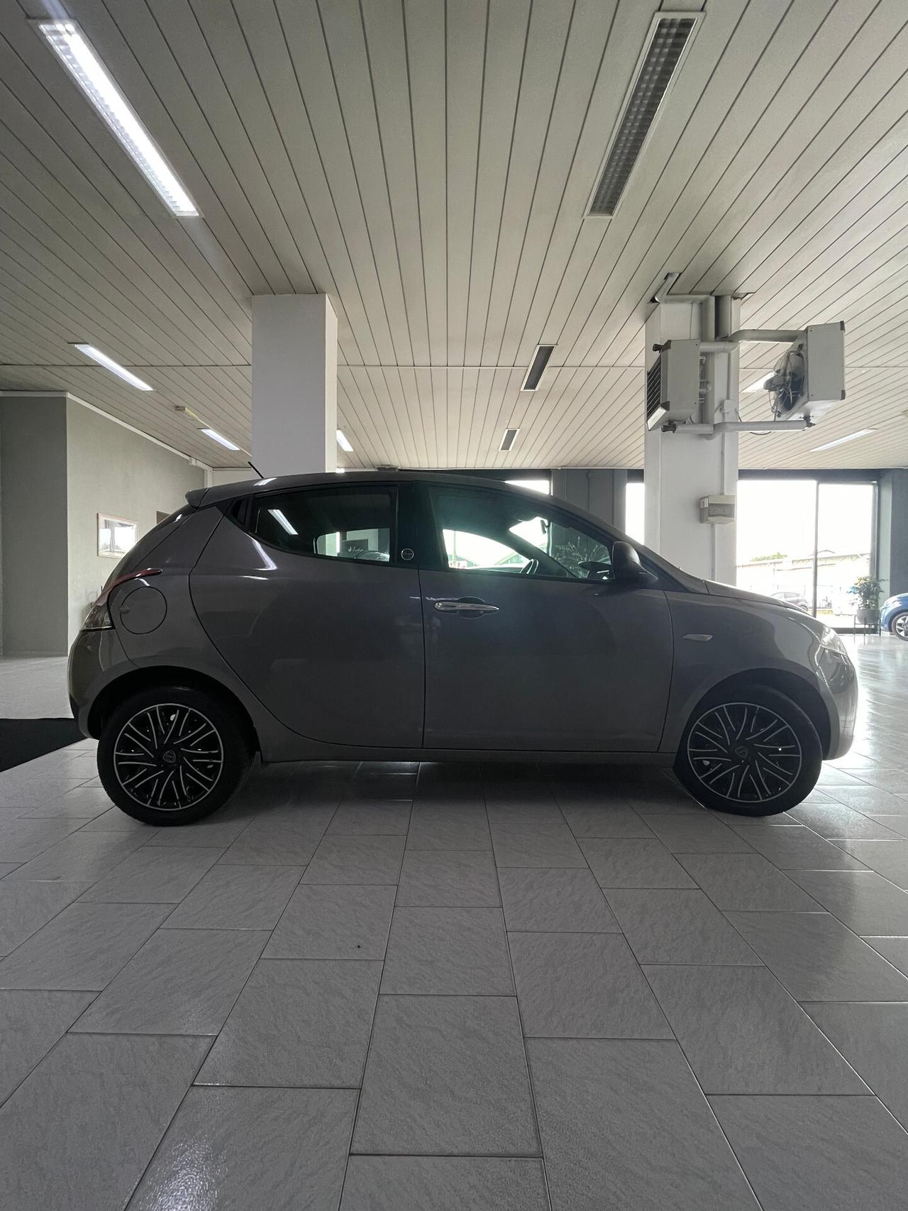 Lancia Ypsilon 1.2 69 CV 5 porte GPL Ecochic Gold