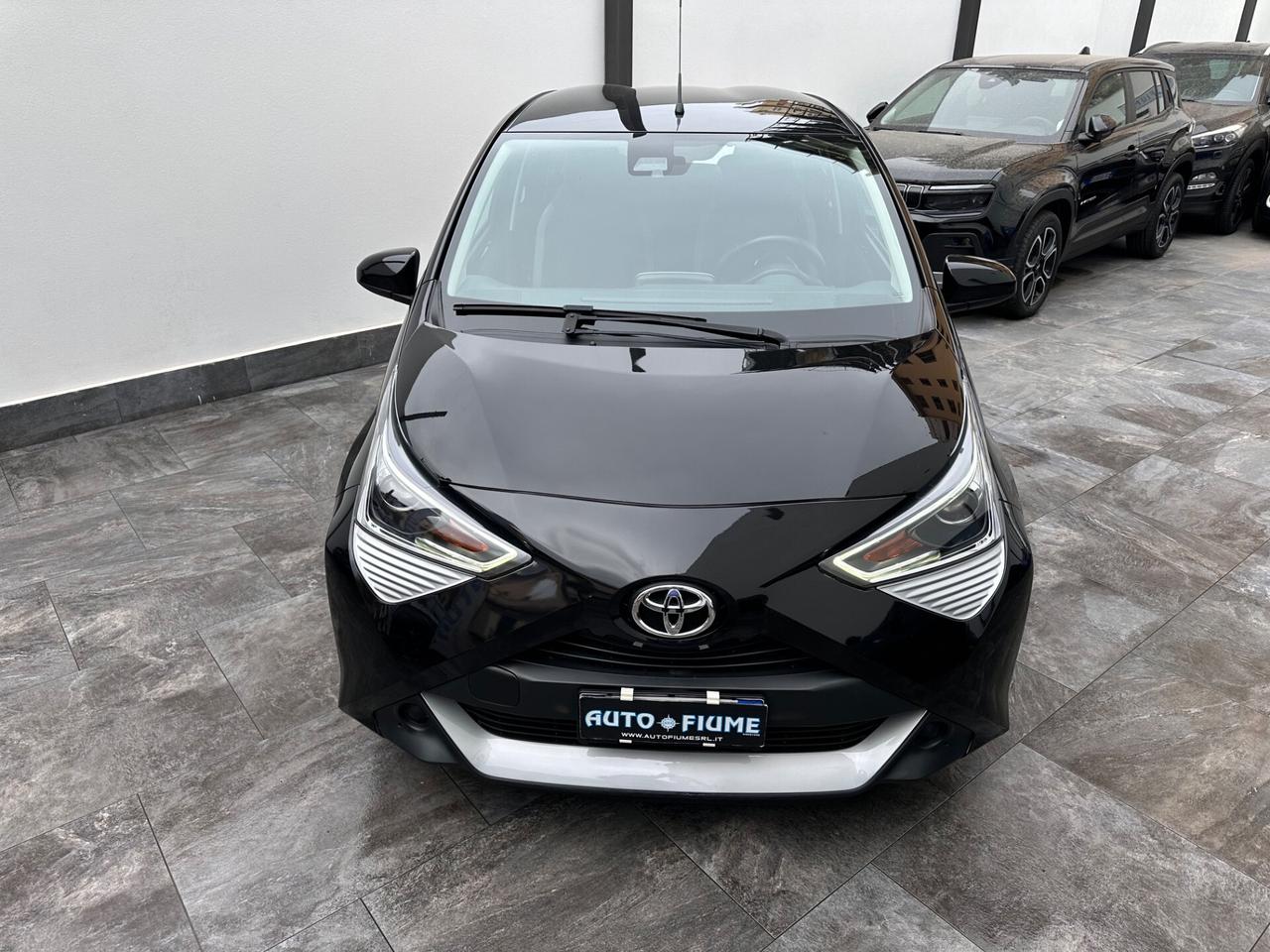 Toyota Aygo Connect 1.0 VVT-i 72 CV 5 porte x-play