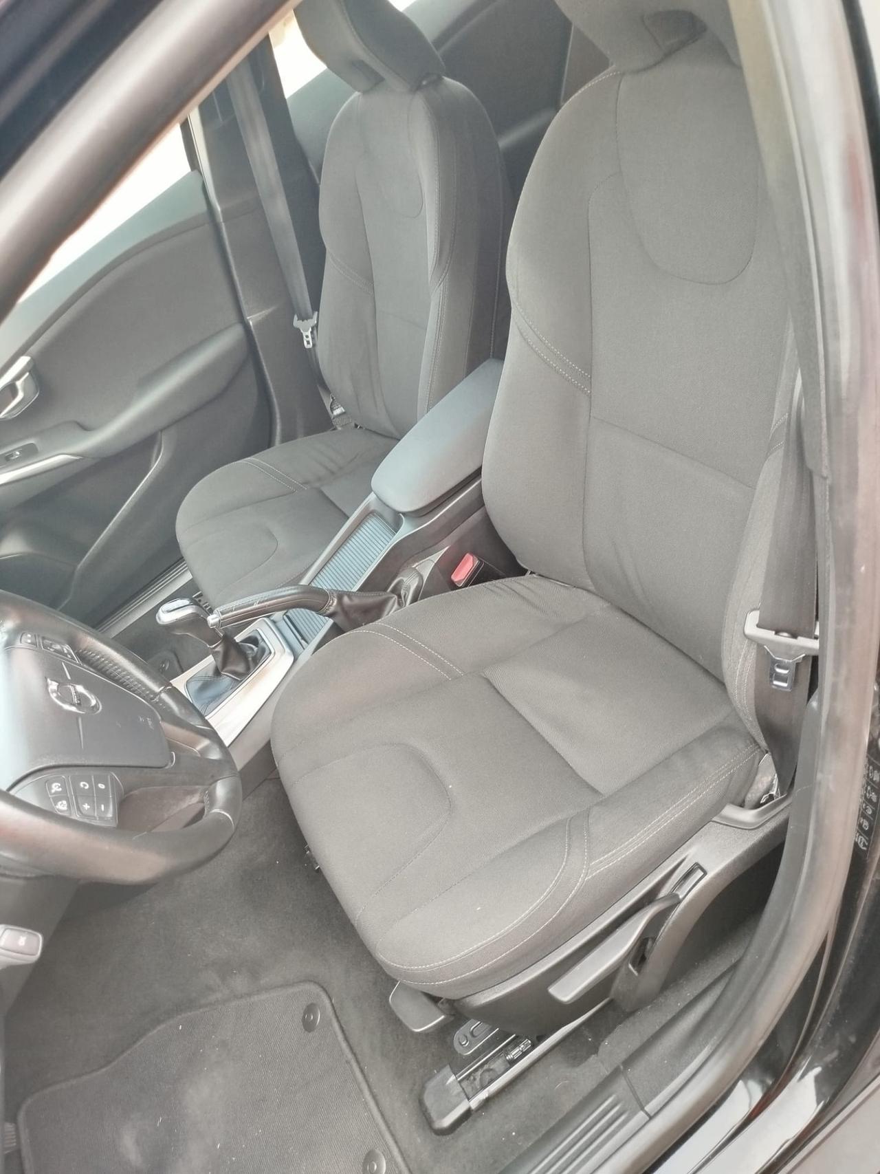 Volvo V40 Cross Country D2 136.000 KM