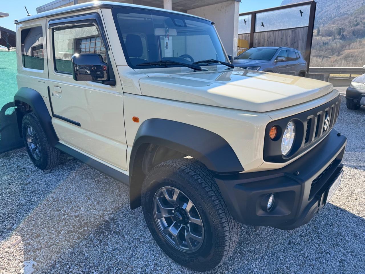 Suzuki Jimny 1.5 5MT Top