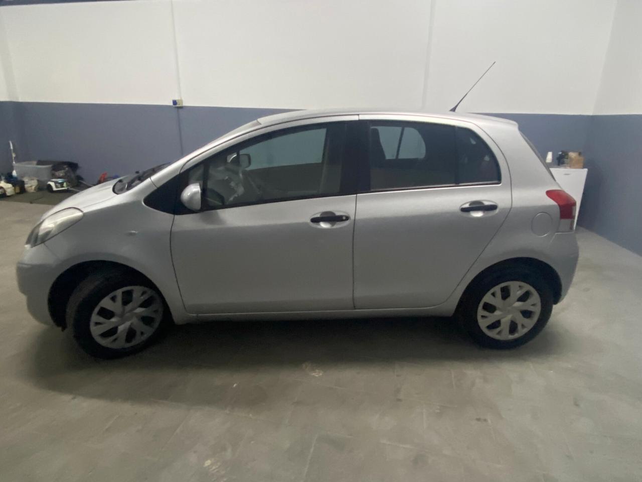 Toyota Yaris 1.0 5 porte