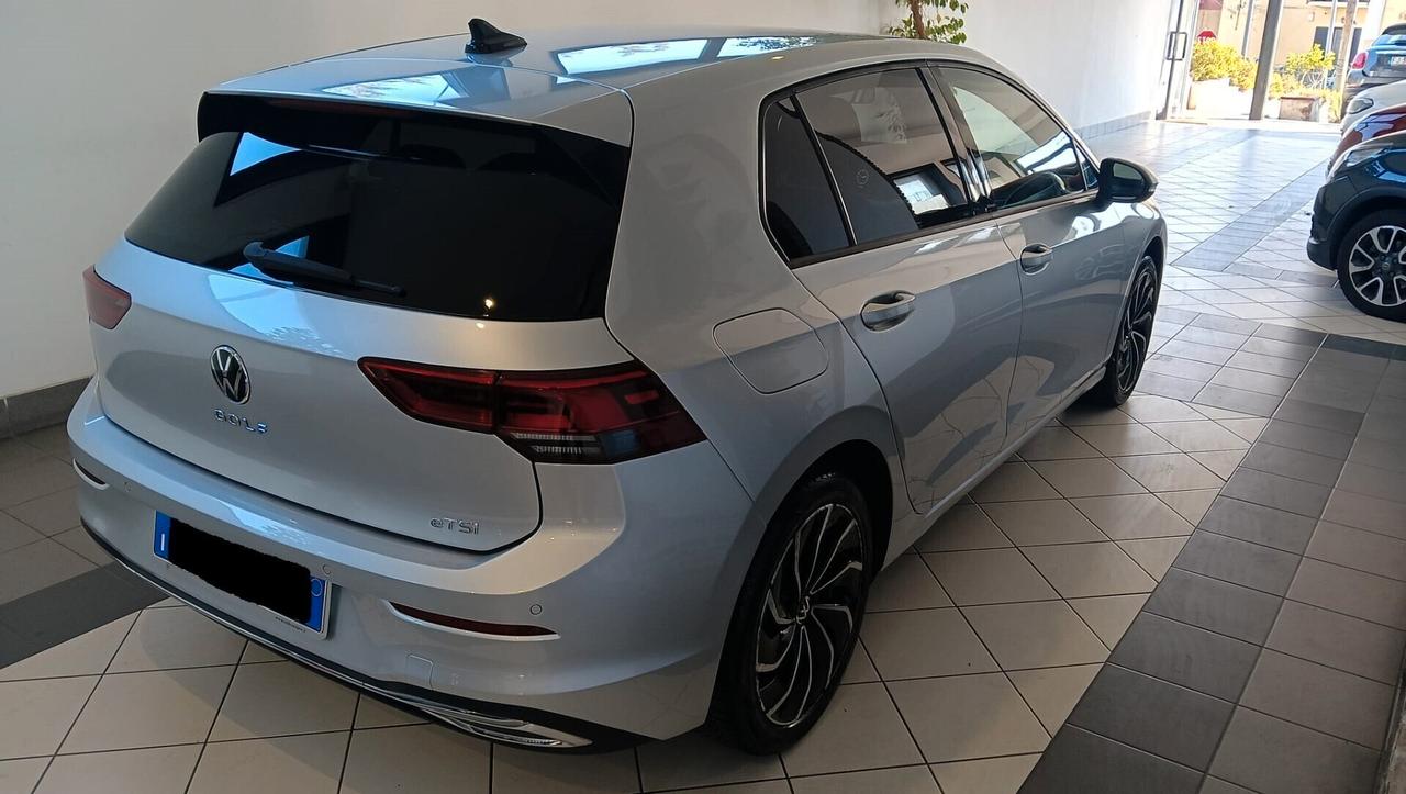 Volkswagen Golf 1.0 eTSI EVO DSG Life