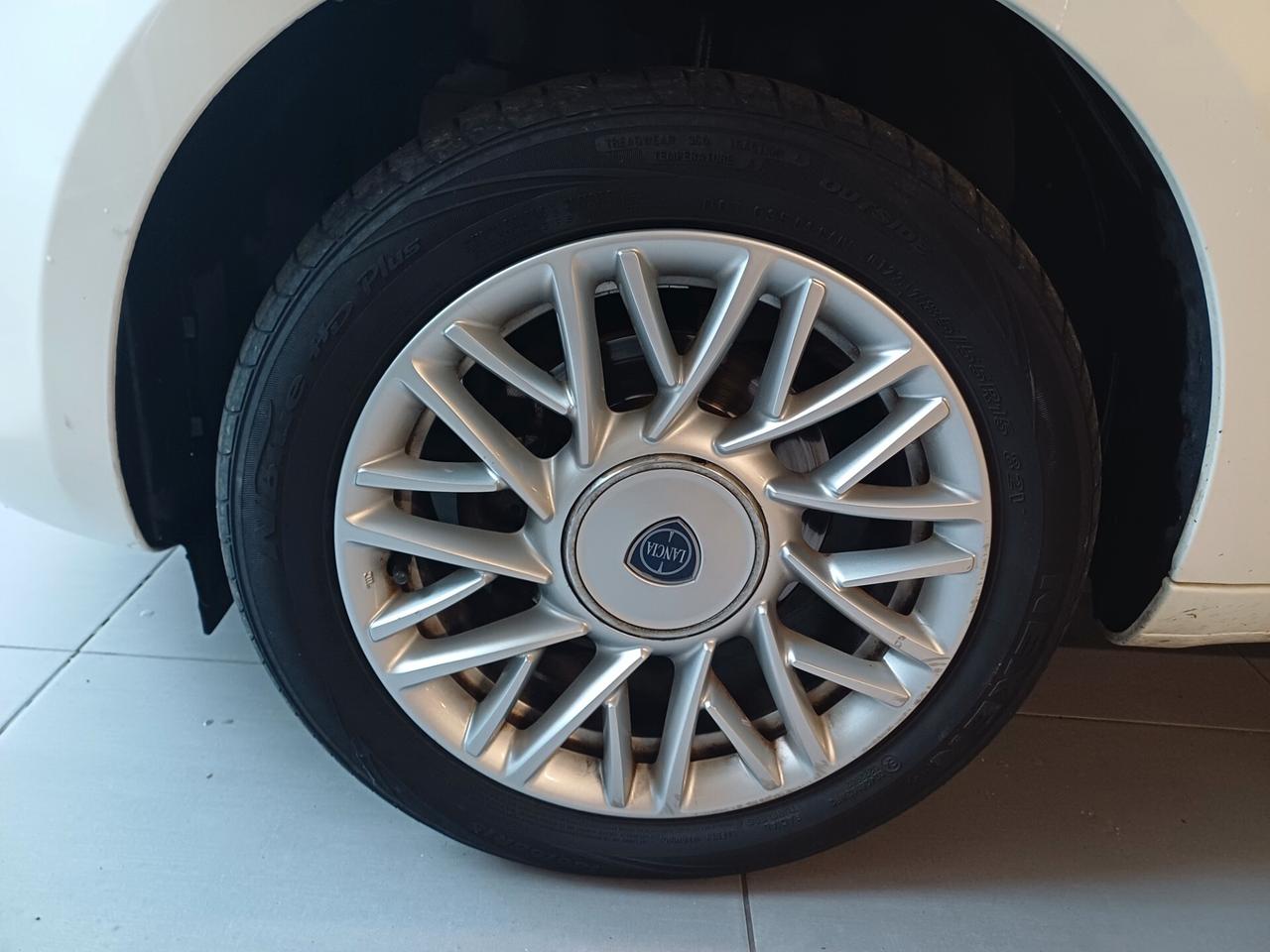 Lancia Ypsilon 1.2 69 CV 5 porte GPL Ecochic Gold