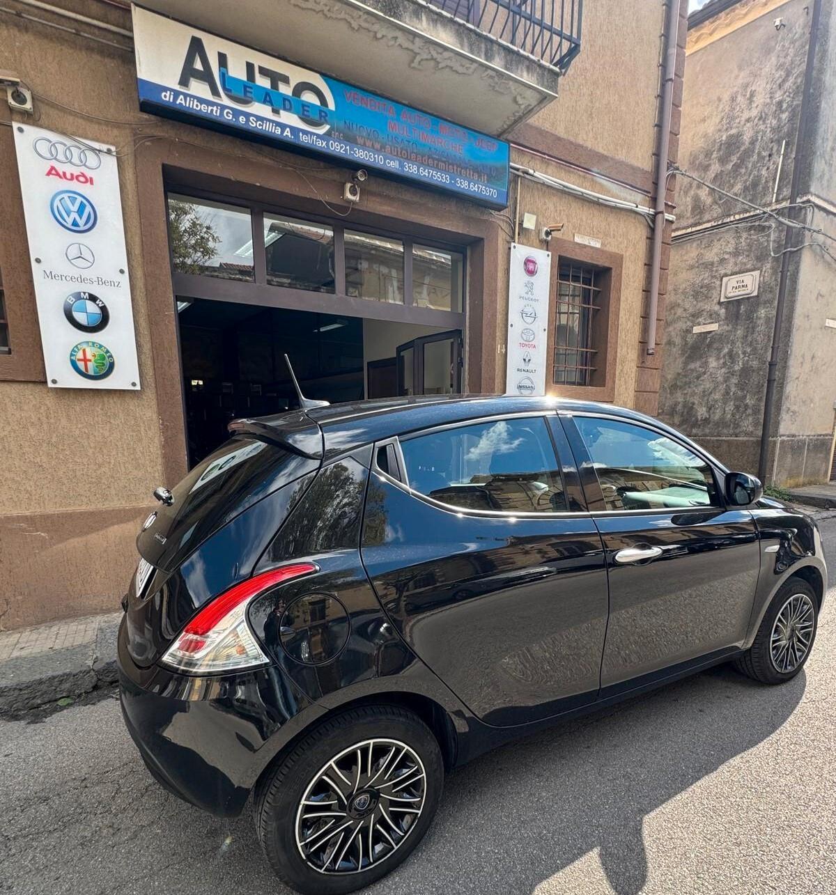Lancia Ypsilon 1.0 FireFly 5 porte S&S Hybrid Gold