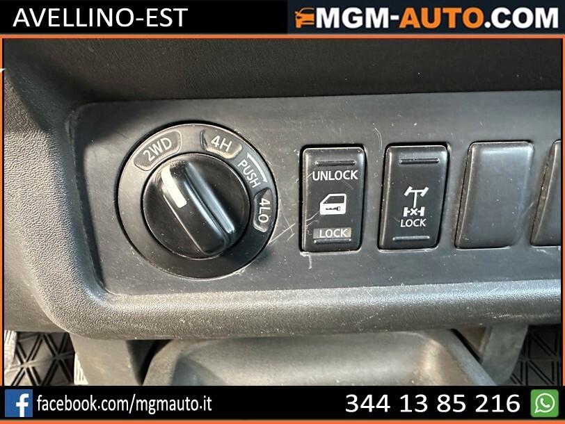 Nissan Navara 2.5 dCi 4 porte Double Cab XE pick-up