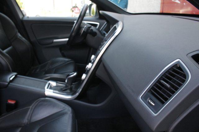 VOLVO XC60 D4 Awd Geartronic R-design Unicoprop. Pelle