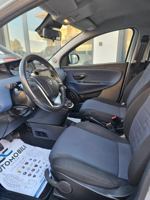 Lancia Ypsilon III 1.0 firefly hybrid Platino s&s 70cv