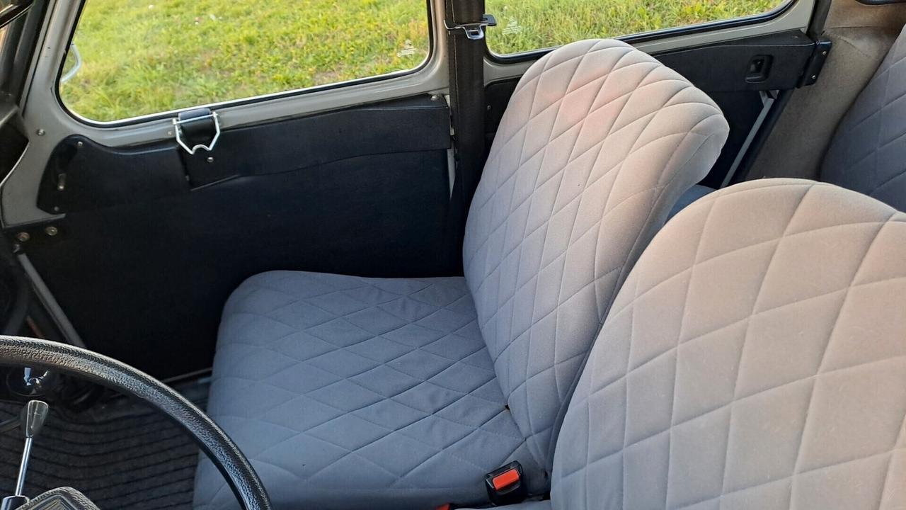 Citroen 2CV 6 Charleston RESTAURATA