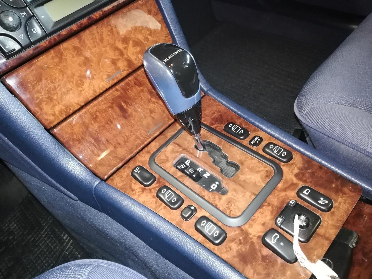 Mercedes-benz E 200 E 220 CDI EXECUTIVE