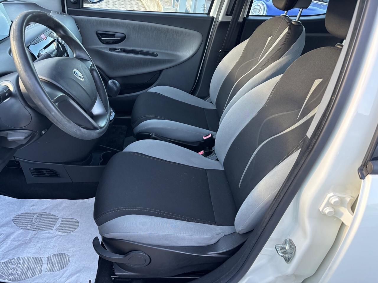 Lancia Ypsilon 1.3 MJT 16V 95 CV 5 porte S&S Silve