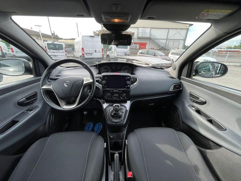 Lancia Ypsilon 1.0 FireFly 5 porte S&S Hybrid Gold