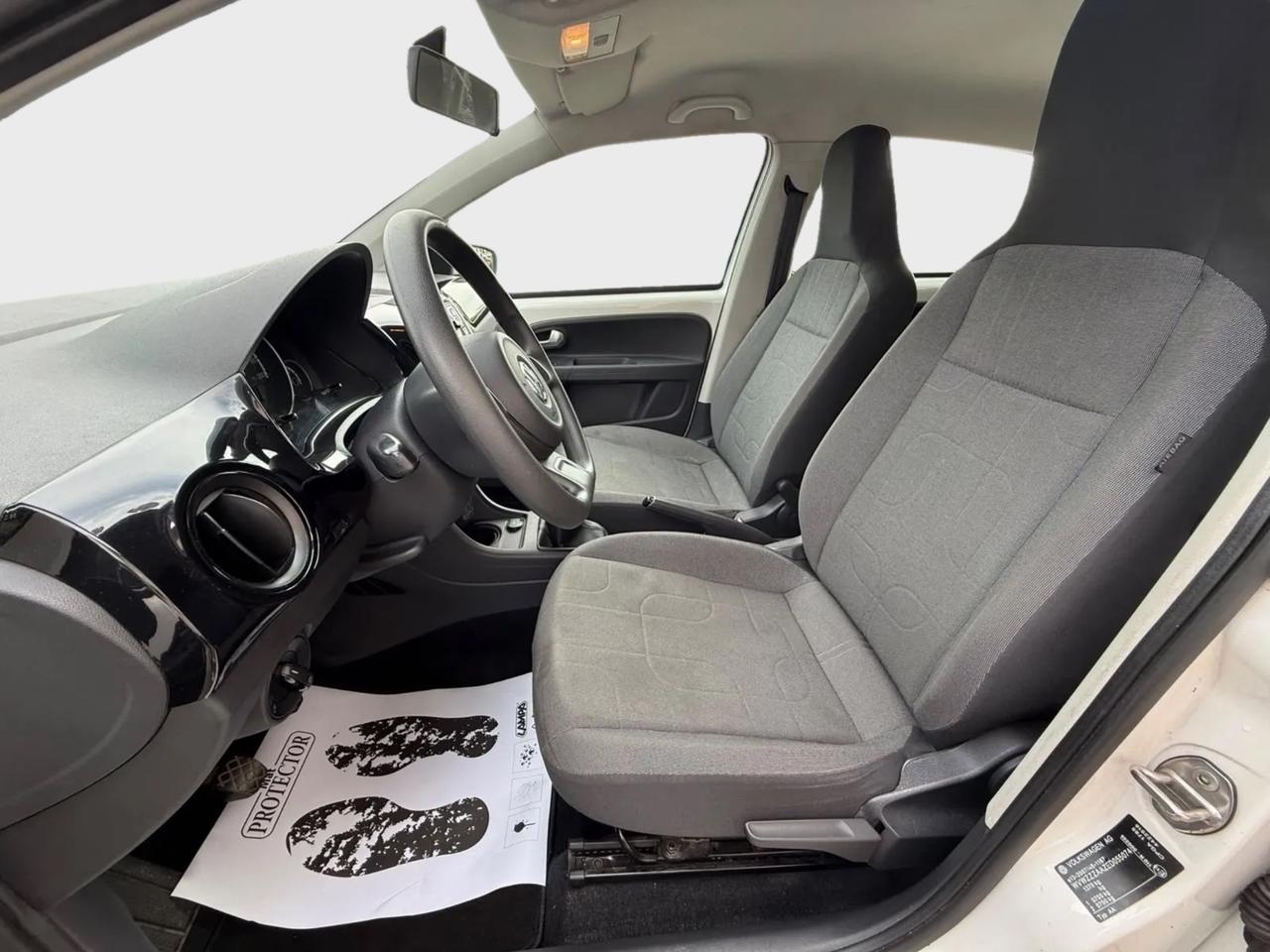 Volkswagen up 1.0 benzina 2014 190.000km neo patentati
