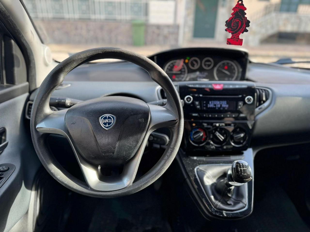 Lancia Ypsilon 0.9 TwinAir 85 CV 5 porte Metano Ecochic Gold