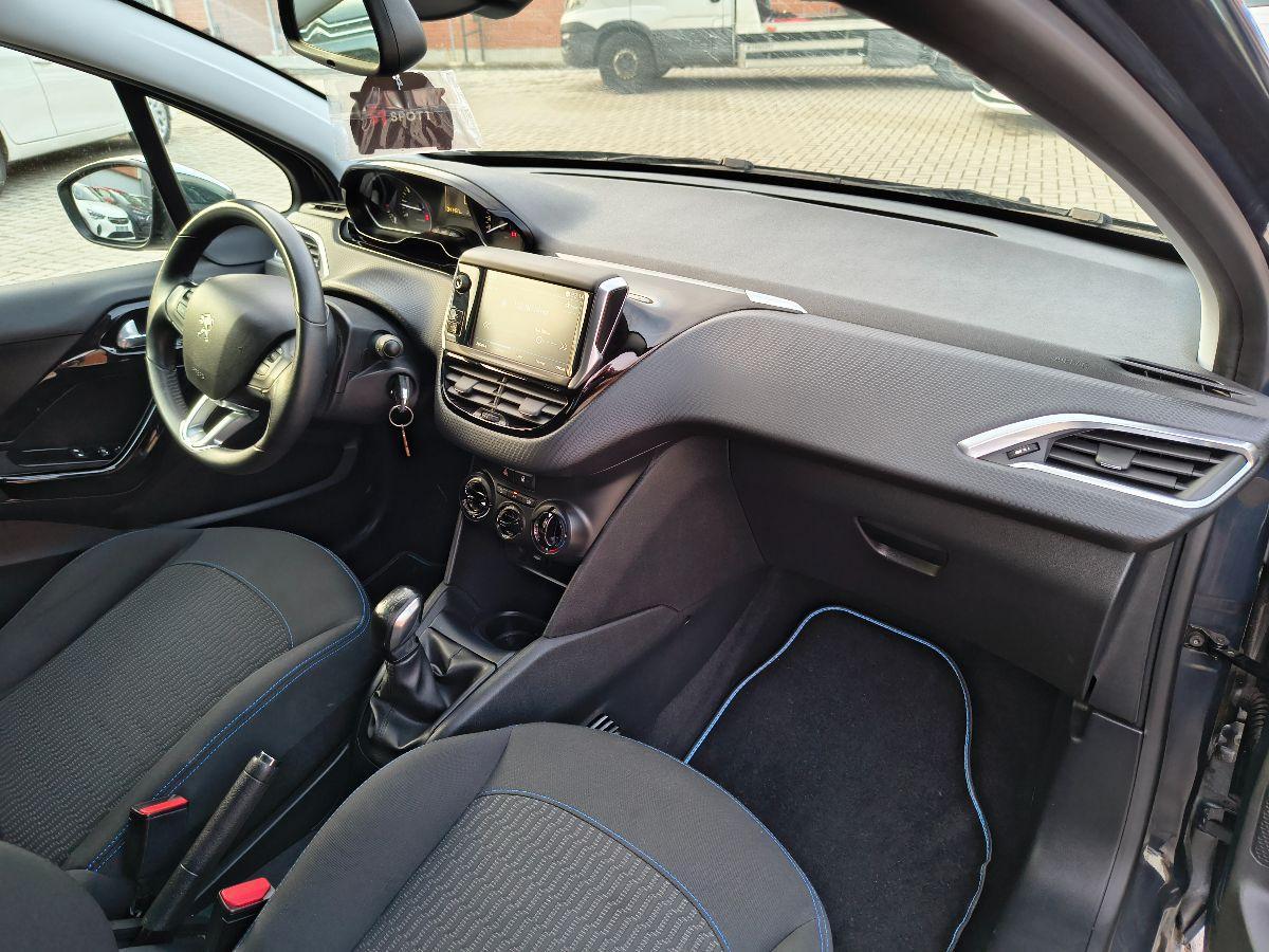 PEUGEOT - 208 - PureTech 82 5p. Allure
