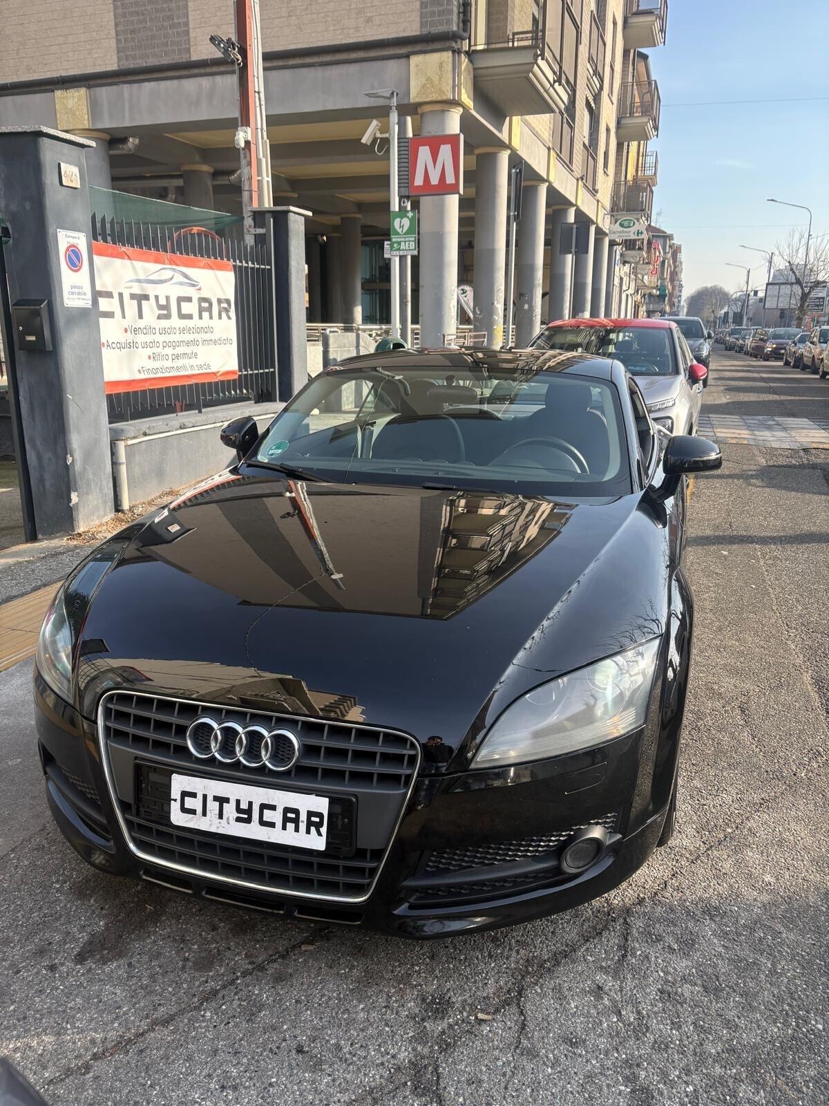 Audi TT Coupé 2.0 TFSI 200 cv book service