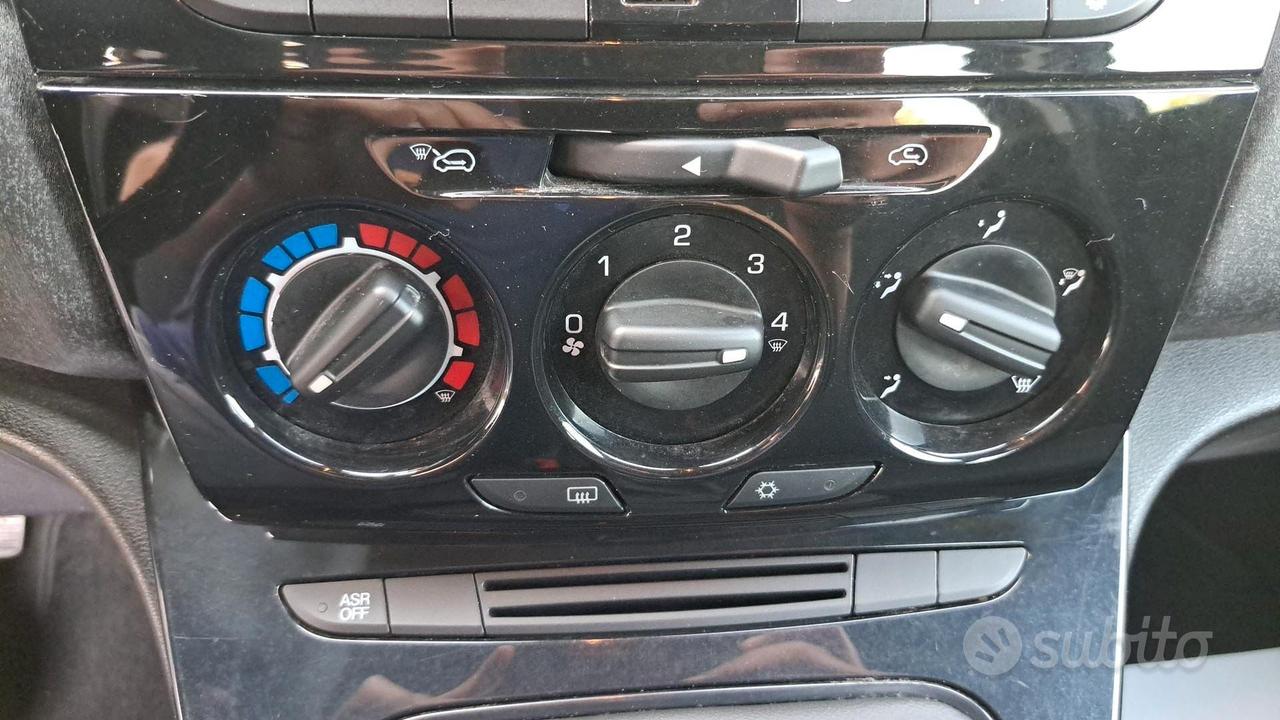 Lancia Ypsilon 1.0 FIREFLY HYBRID