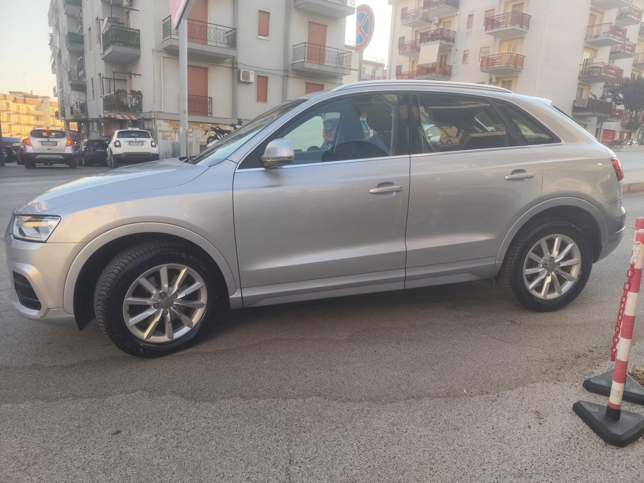 Audi Q3 2.0 TDI Design * Navi * Full Led * Garantita 12 Mesi
