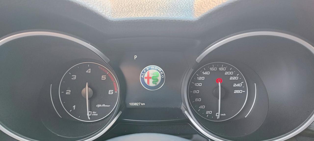 Stelvio italiana diesel 190 CV Q4 Executive 2021