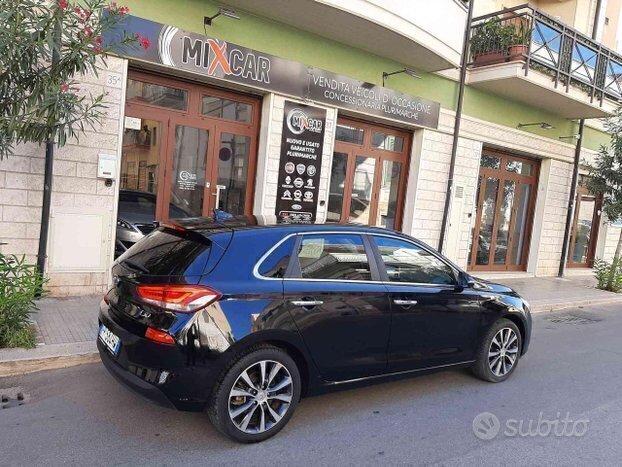 Hyundai i30 1.6 CRDI 136CV BERLINA NAVI PERFETTA