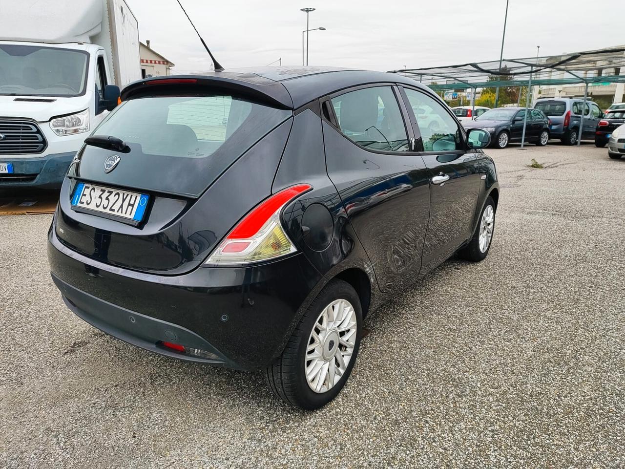Lancia Ypsilon 1.2 69 CV 5 porte Platinum
